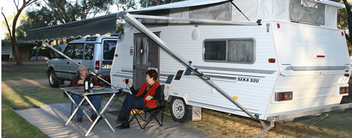 Relaxing at Kingston-on-Murray caravan park riverland